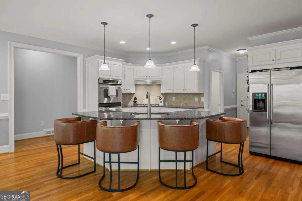 7461 Biltmore Ln — photo 5 of 55