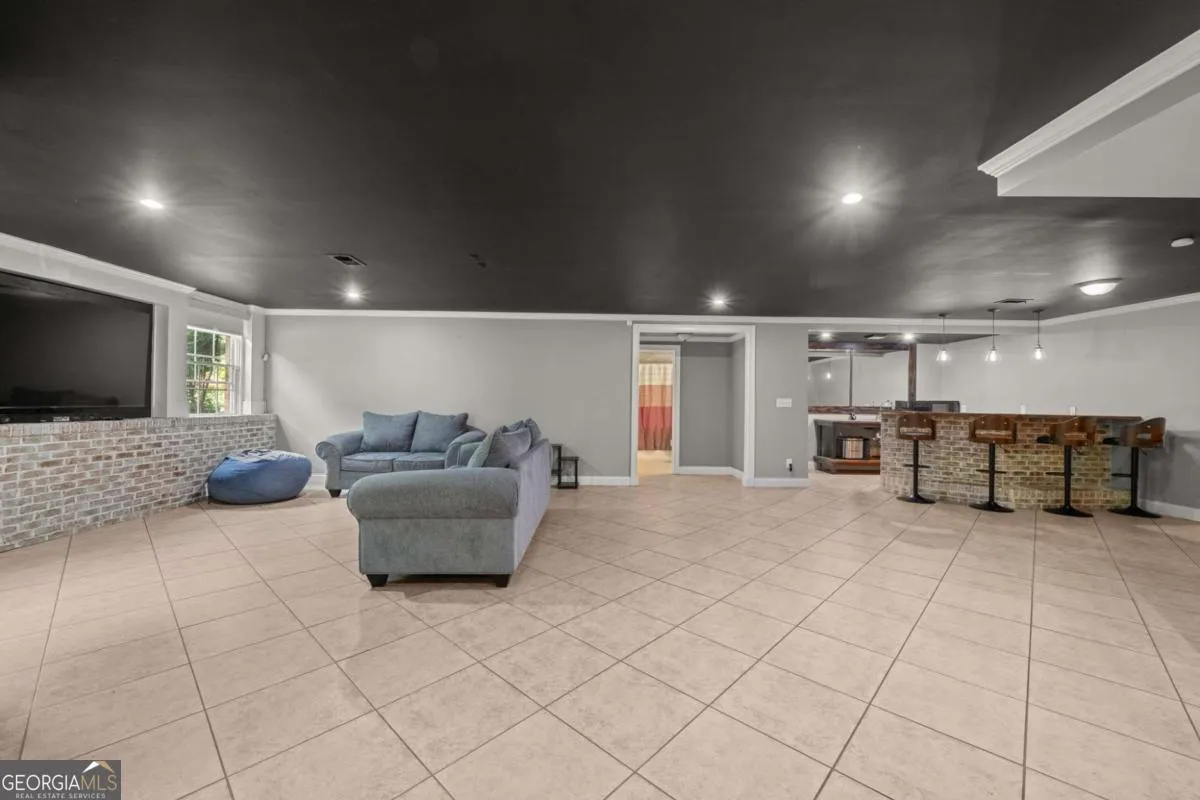 7461 Biltmore Ln — photo 33 of 55