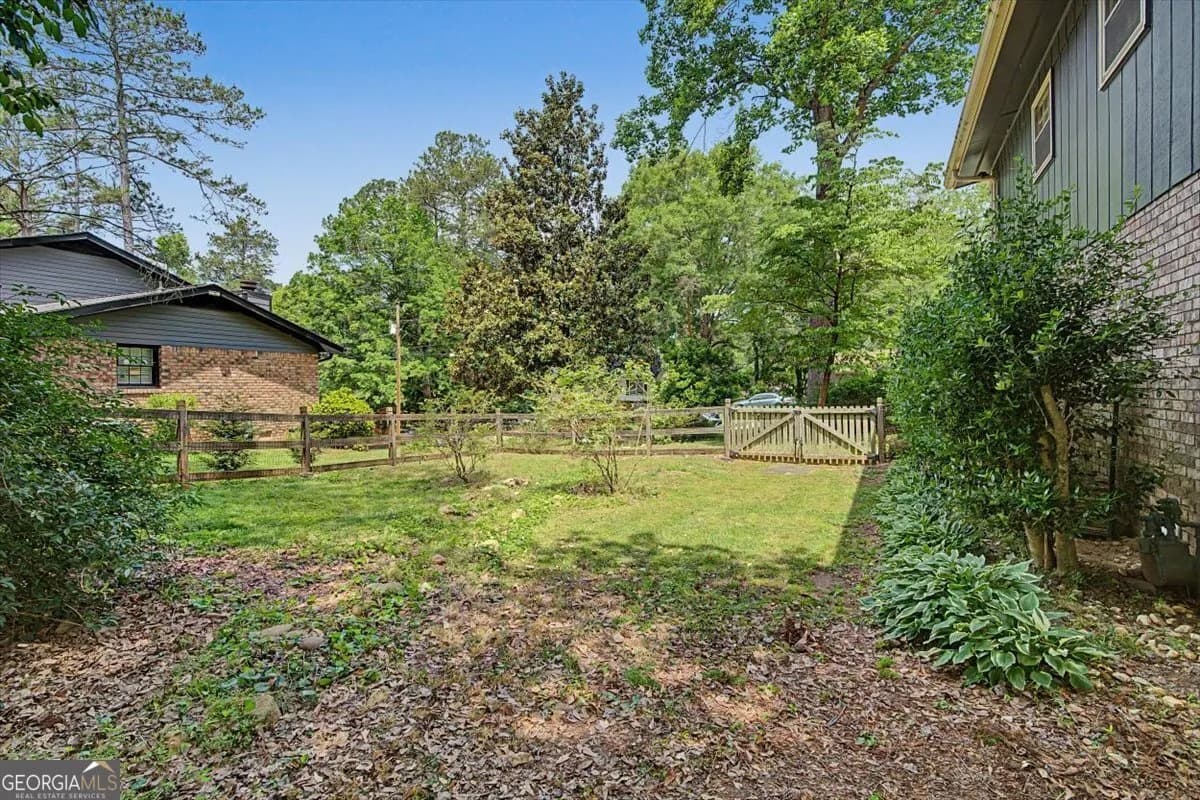 107 Lisa Ln — photo 43 of 63