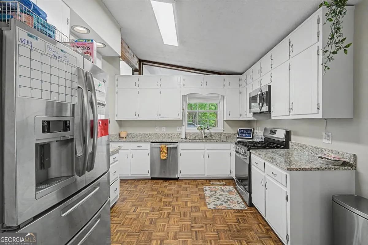 107 Lisa Ln — photo 12 of 63