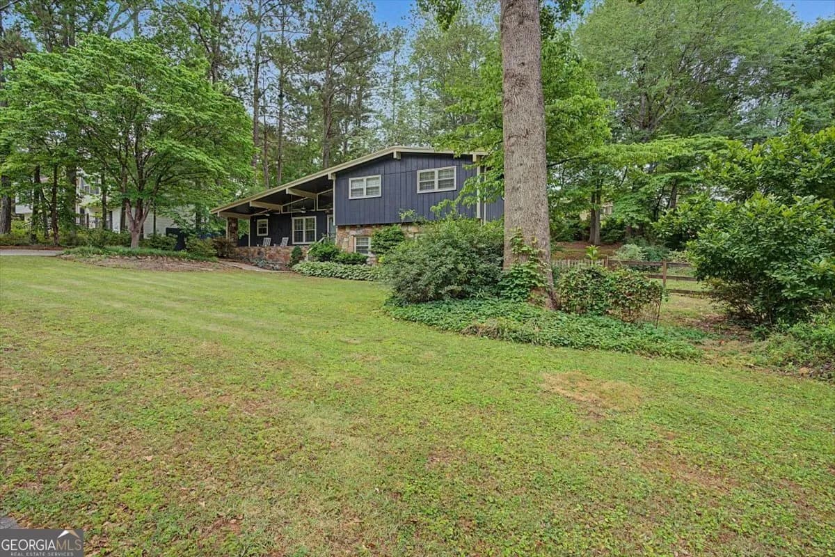 107 Lisa Ln — photo 13 of 63