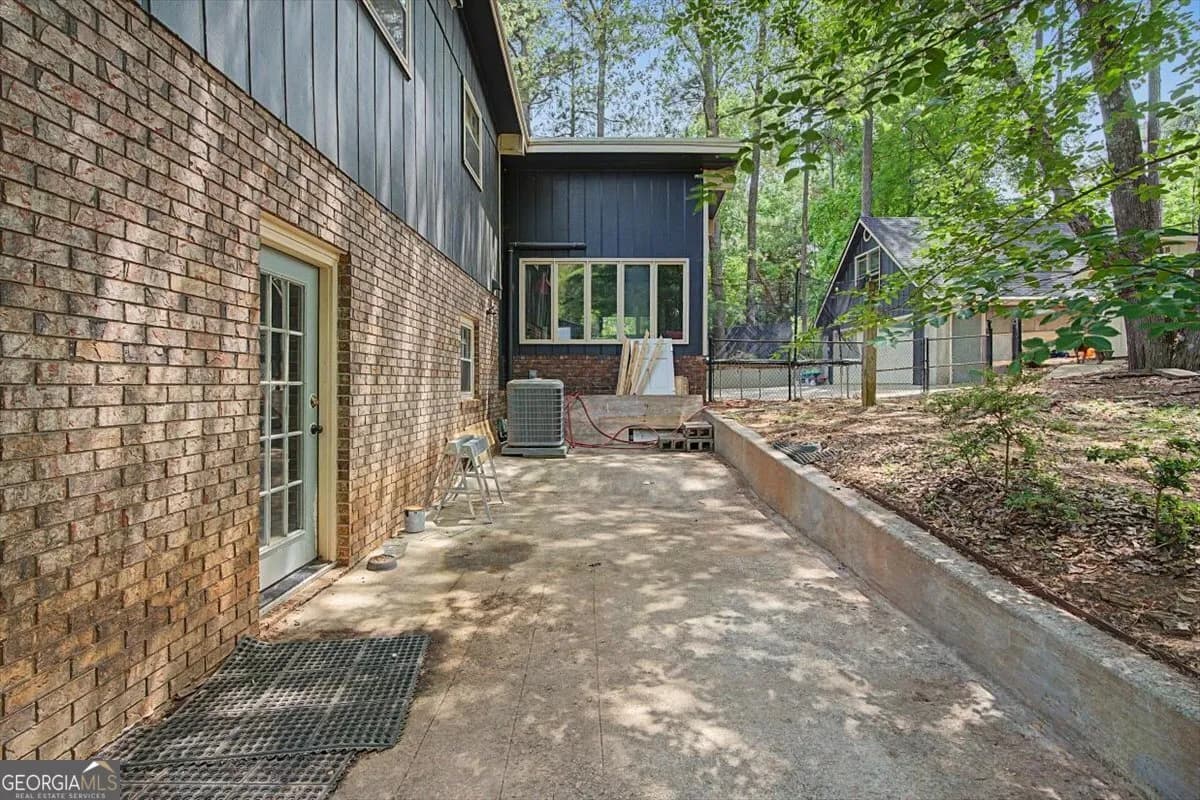 107 Lisa Ln — photo 37 of 63