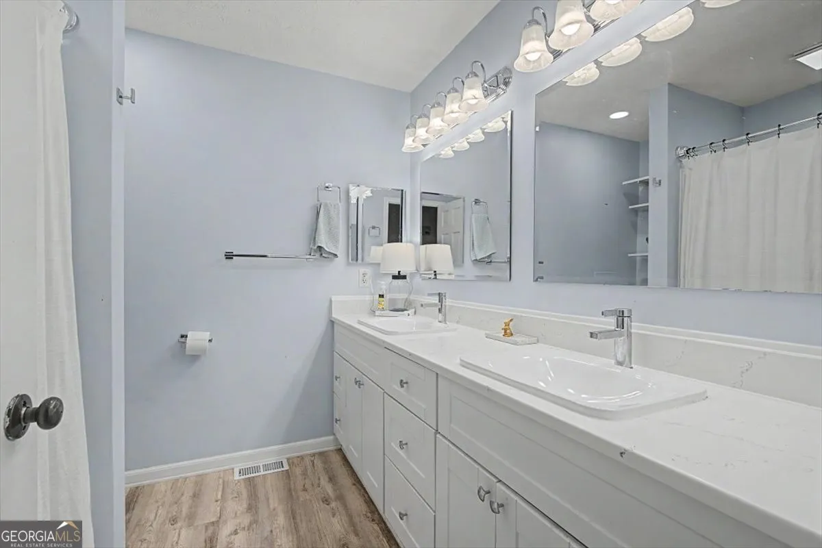 107 Lisa Ln — photo 20 of 63