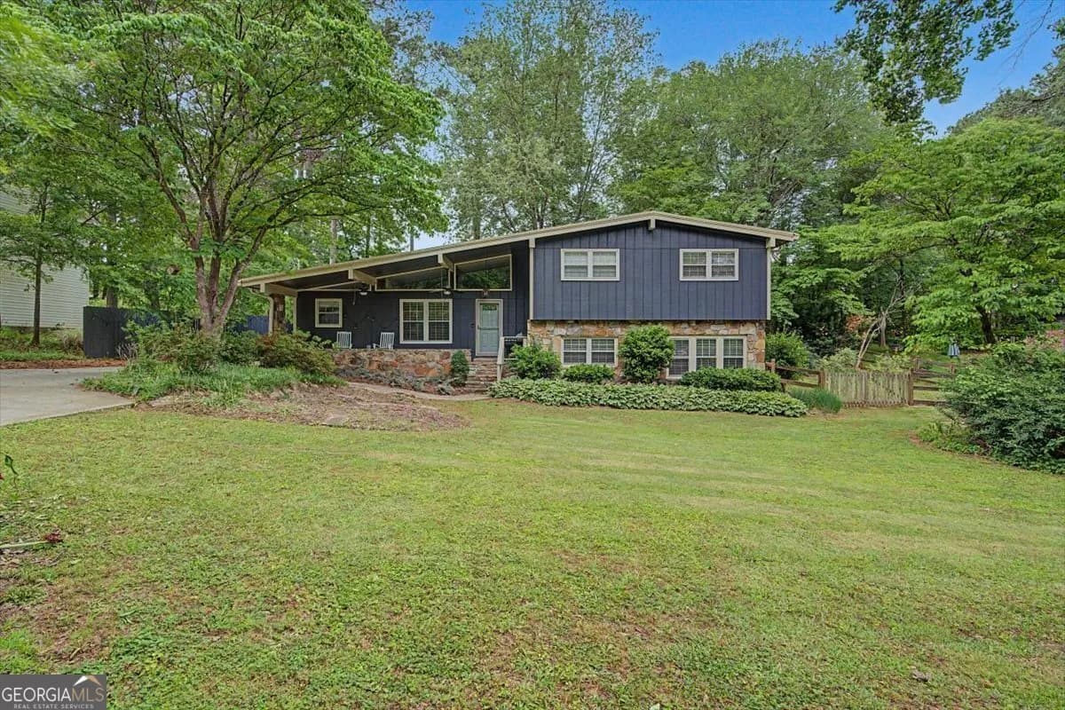 107 Lisa Ln — photo 24 of 63
