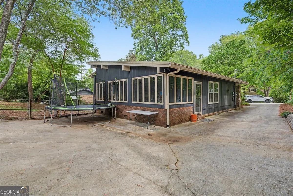 107 Lisa Ln — photo 38 of 63