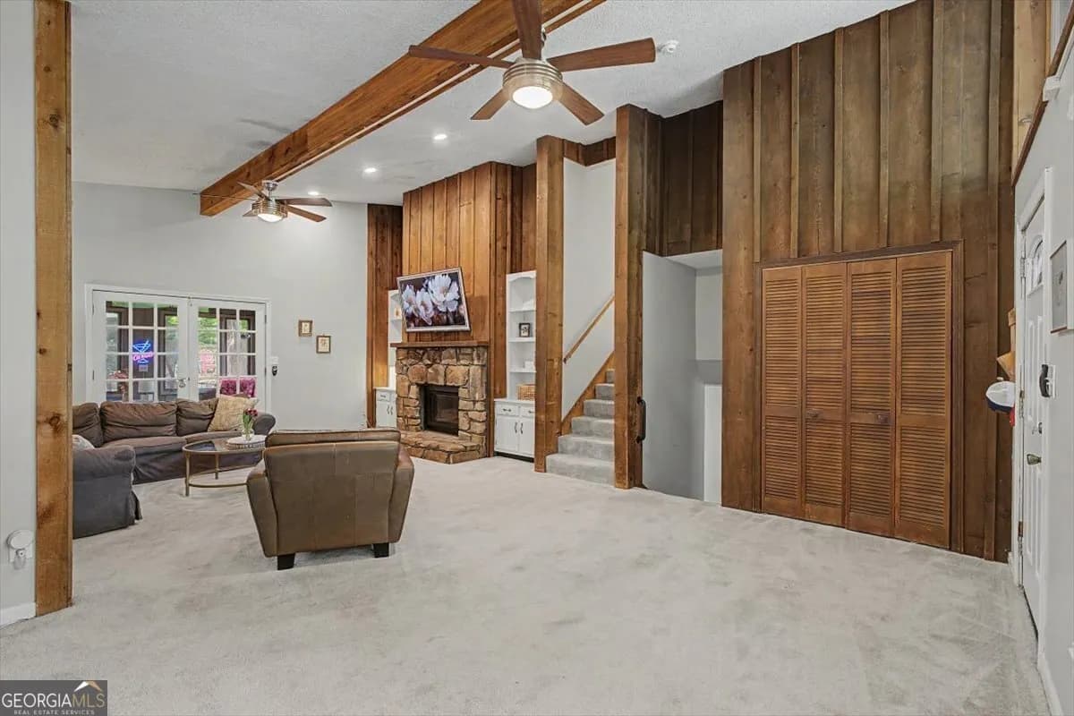 107 Lisa Ln — photo 3 of 63
