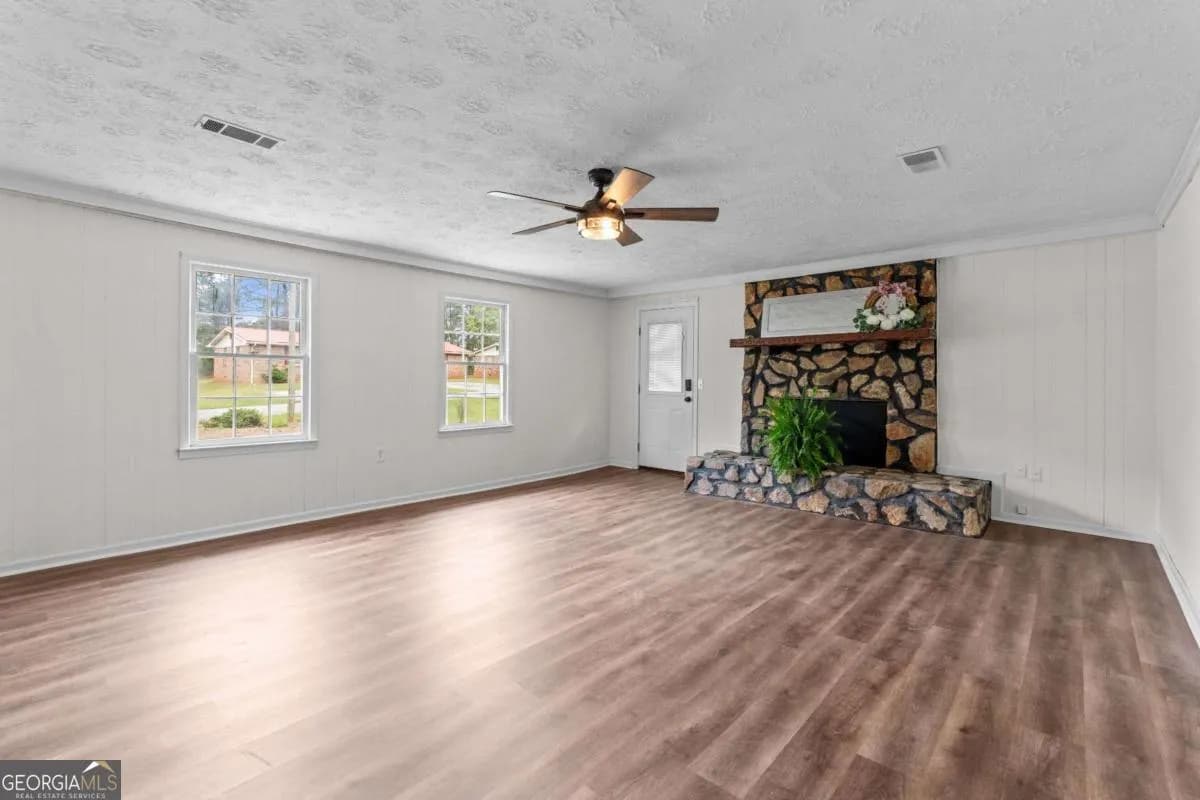 122 Carroll Cir — photo 4 of 10