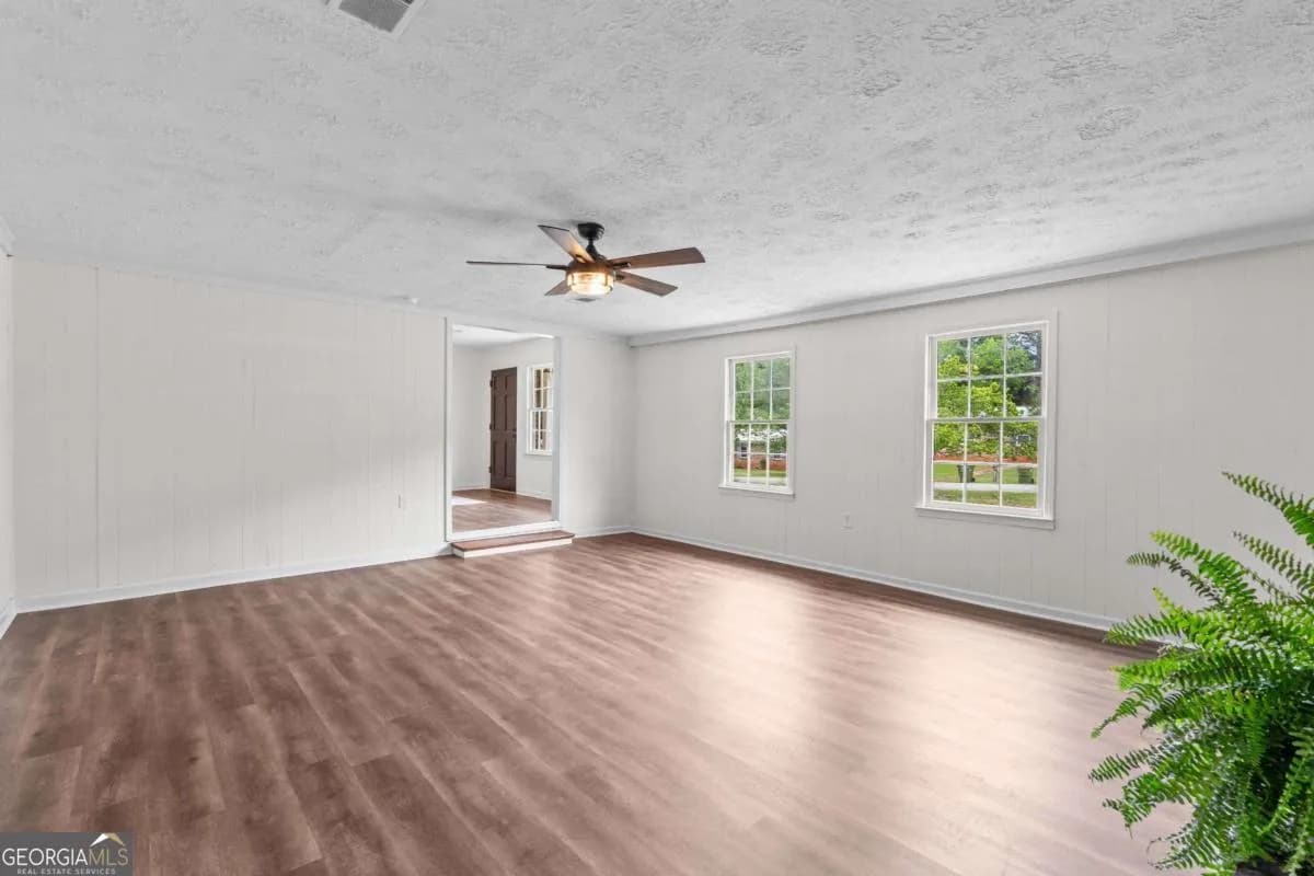 122 Carroll Cir — photo 5 of 10
