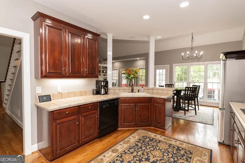 302 Shady Valley Dr — photo 17 of 110