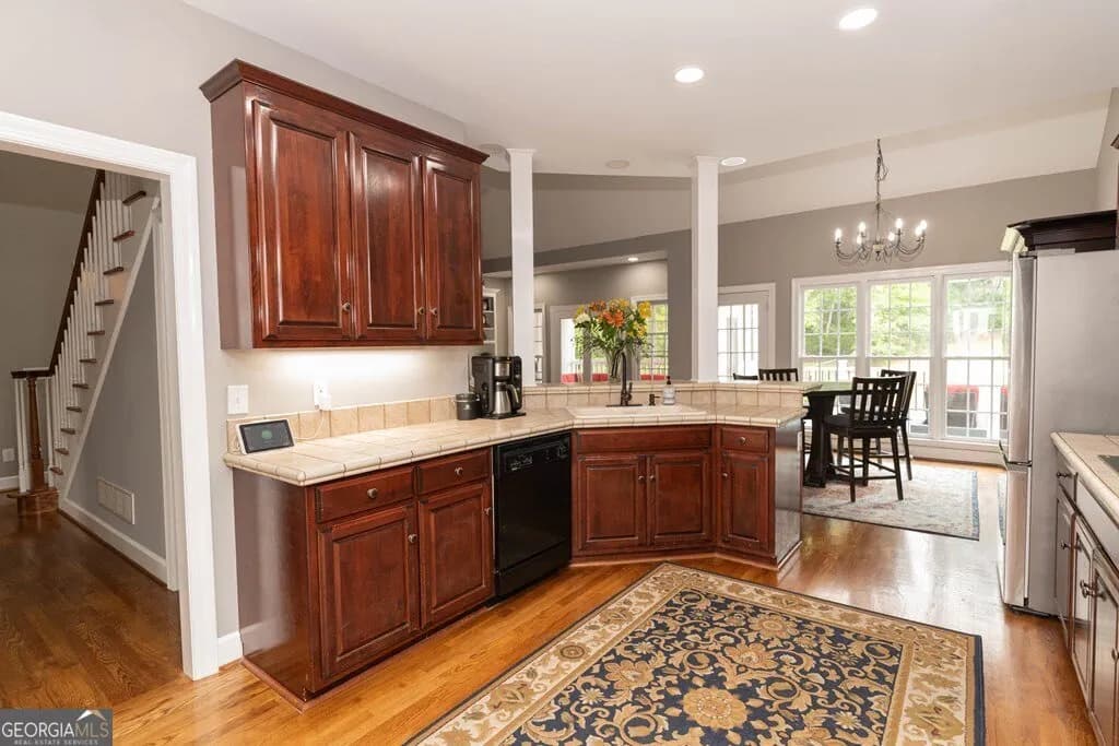 302 Shady Valley Dr — photo 16 of 110