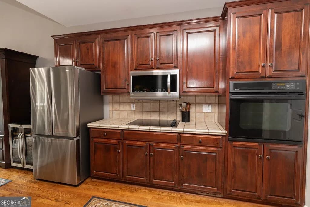 302 Shady Valley Dr — photo 19 of 110