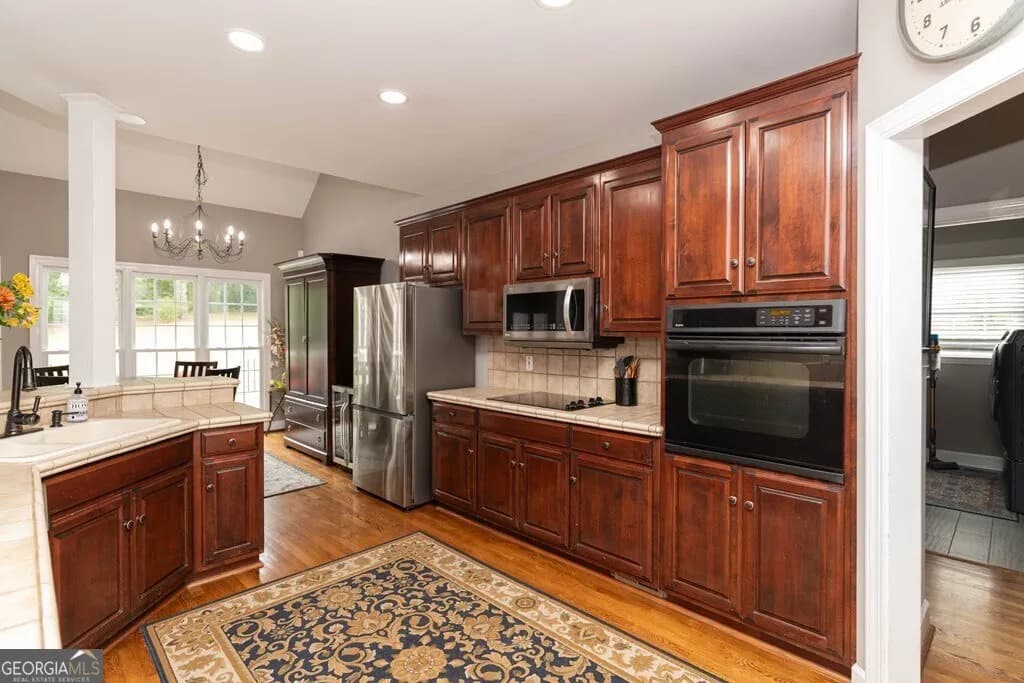 302 Shady Valley Dr — photo 18 of 110
