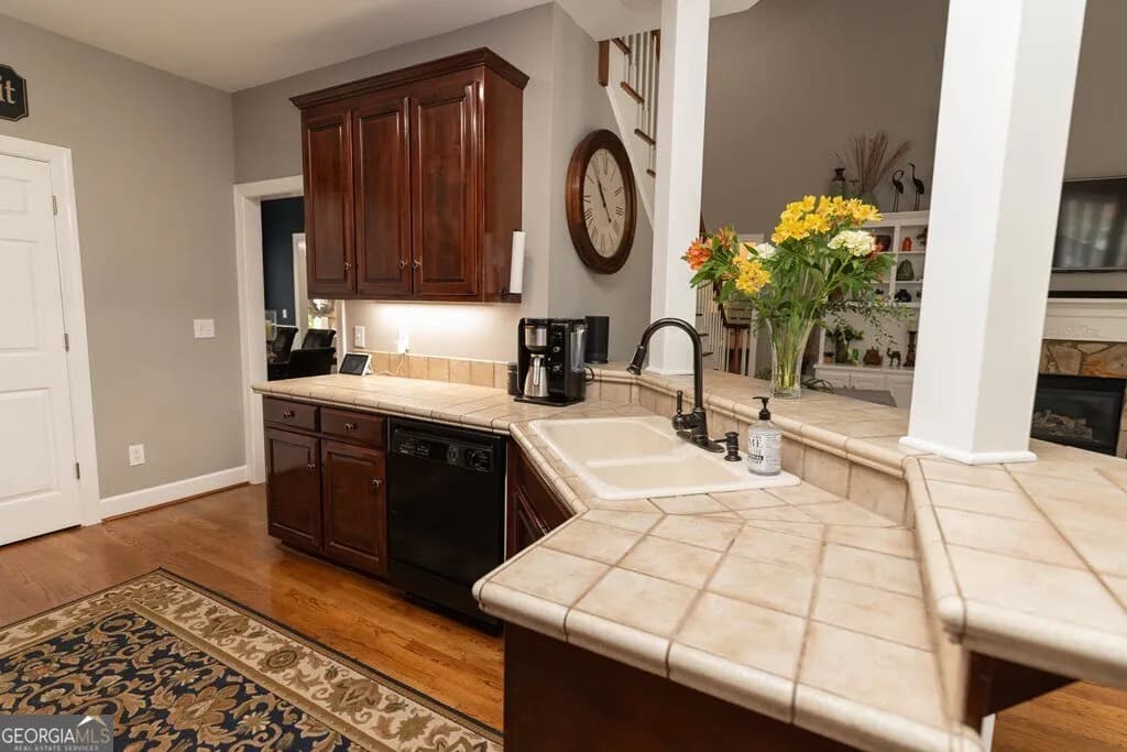 302 Shady Valley Dr — photo 21 of 110