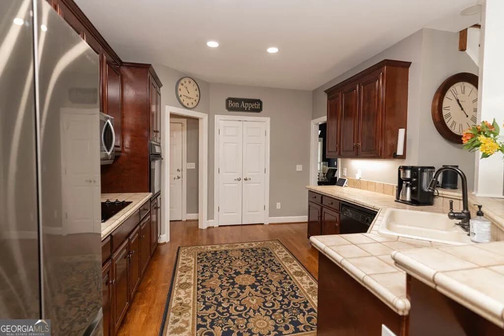 302 Shady Valley Dr — photo 20 of 110
