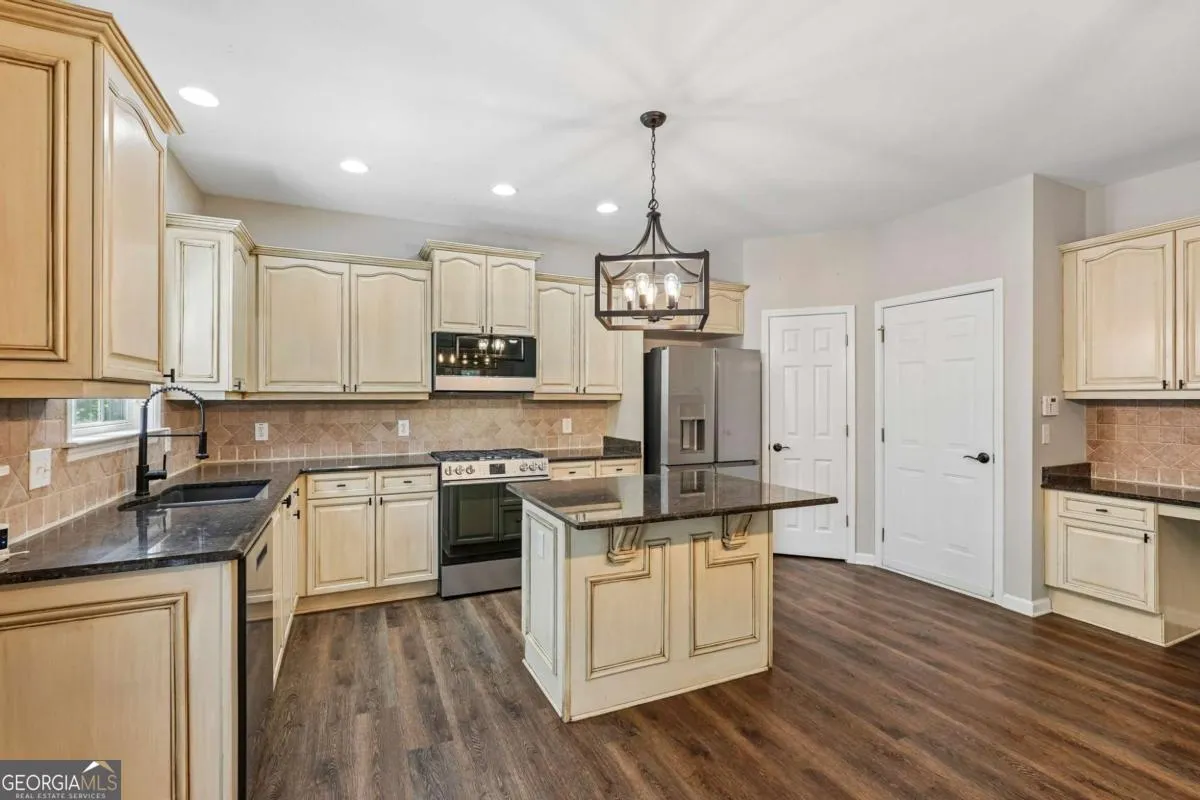 148 Gemstone Ln — photo 22 of 100