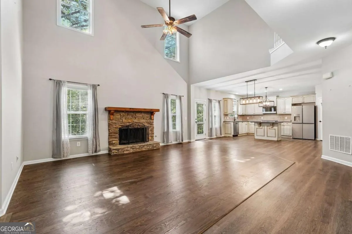 148 Gemstone Ln — photo 9 of 100