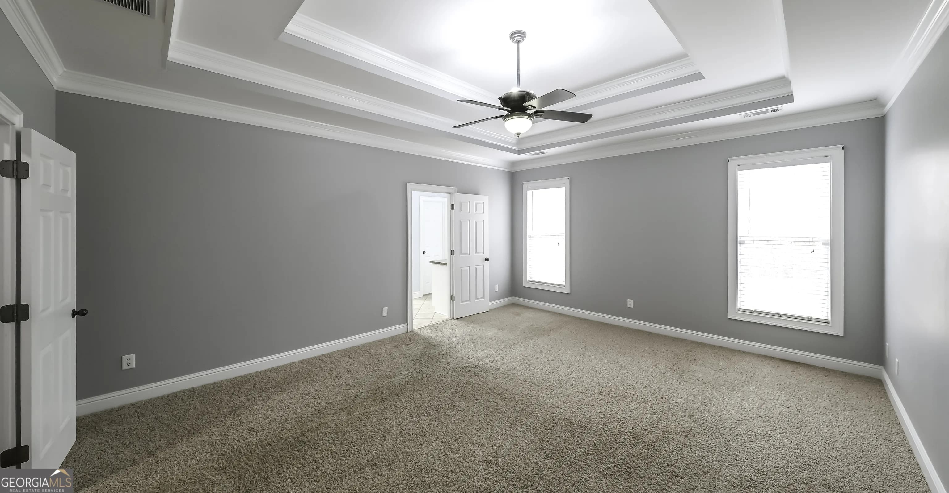896 Winn Rd — photo 10 of 60