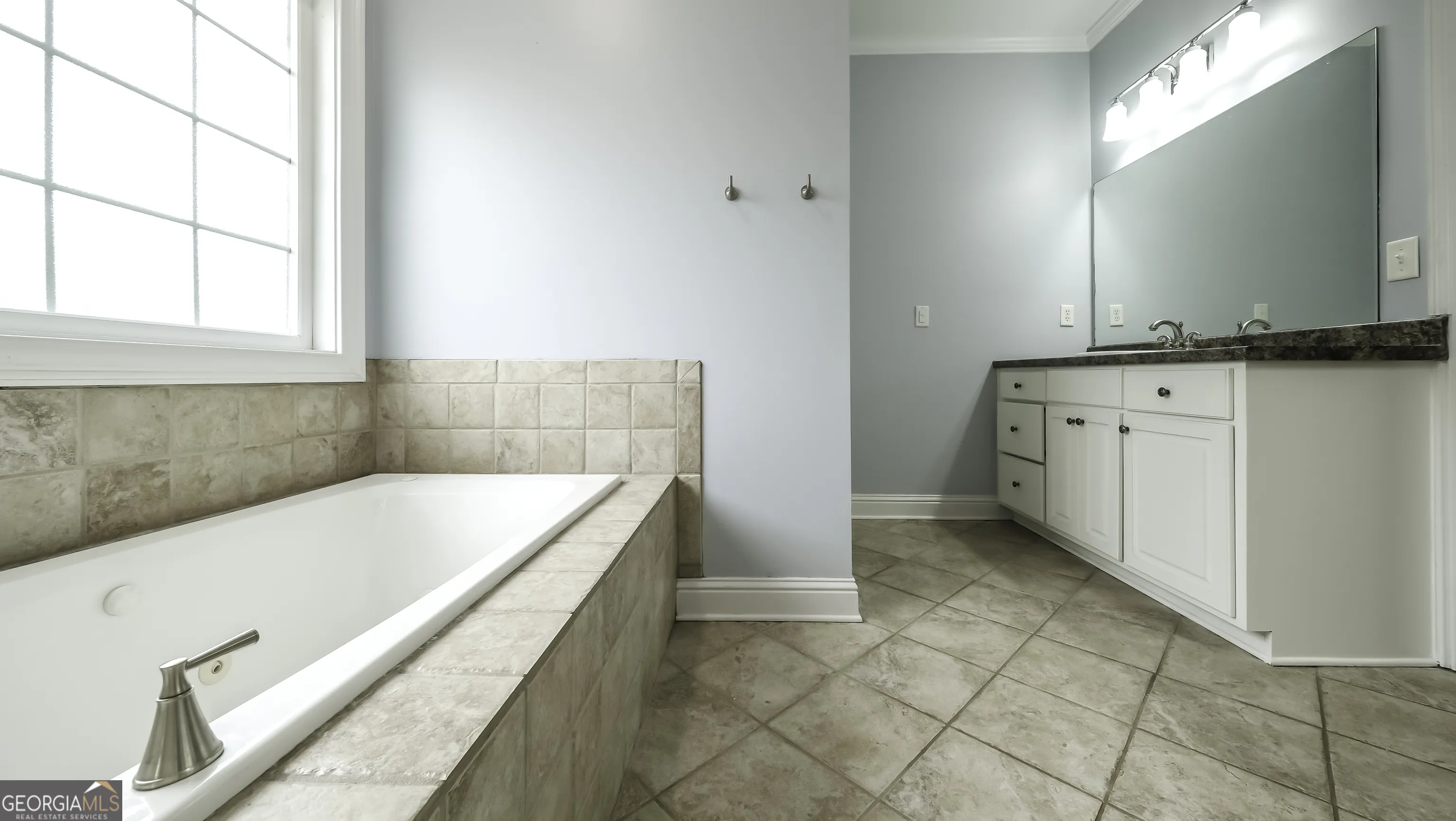 896 Winn Rd — photo 15 of 60