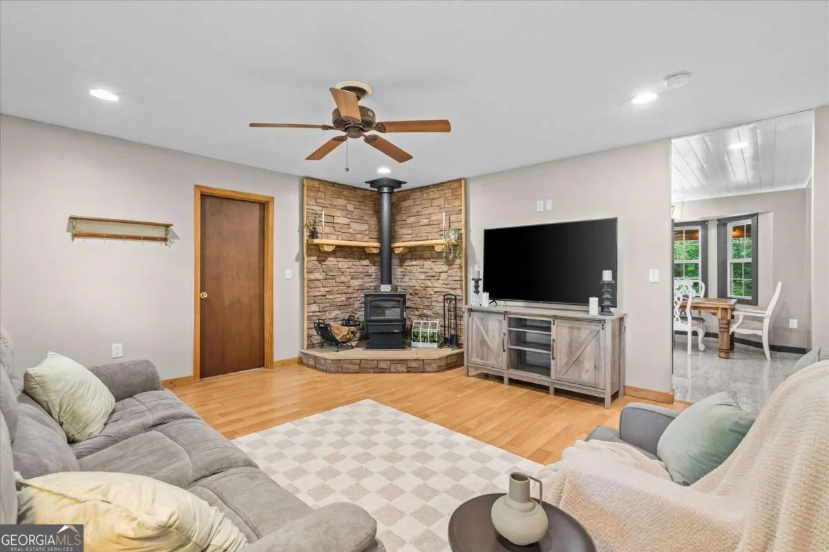 86 Clackum Dr — photo 3 of 49