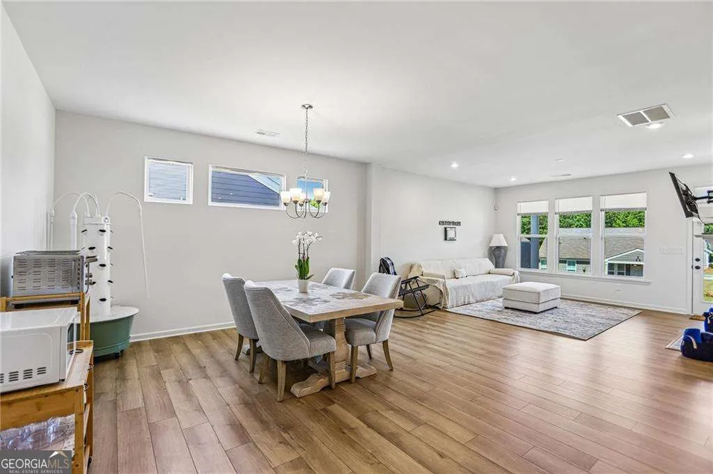 110 Balsam Dr — photo 5 of 28