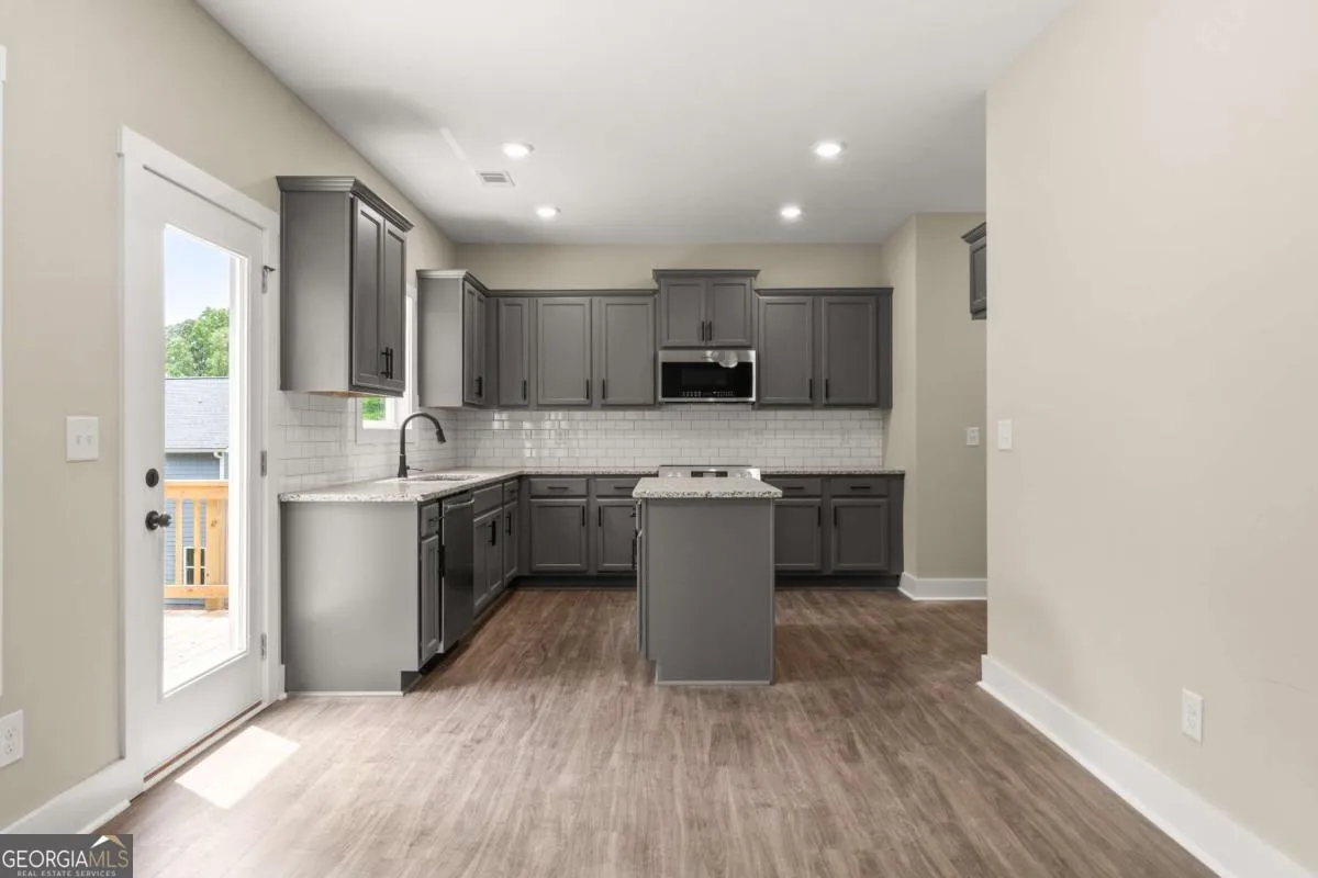 500 Benson Meadows Dr — photo 4 of 35