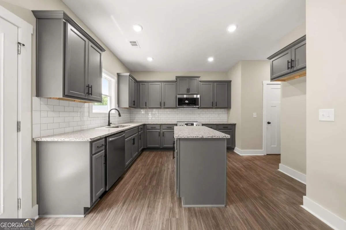 500 Benson Meadows Dr — photo 5 of 35