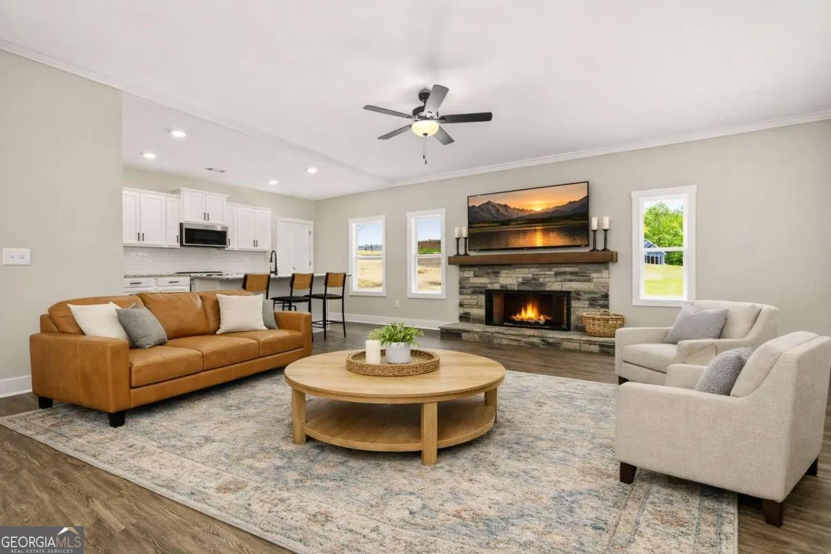 37 Jeffrey Ln — photo 4 of 29