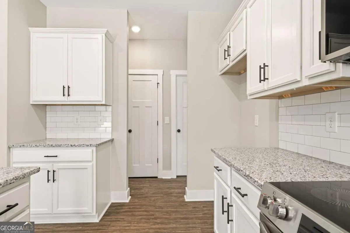 37 Jeffrey Ln — photo 7 of 29