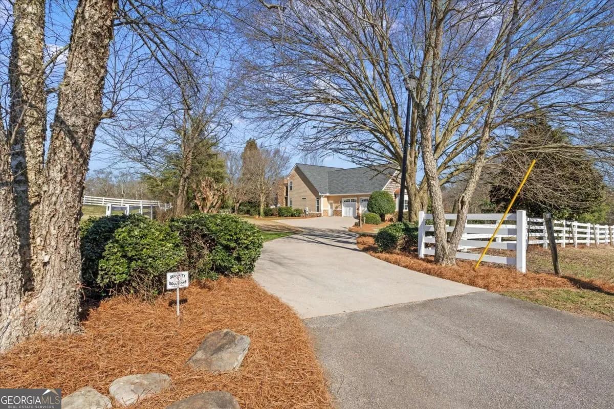 220 Mckenzie Bridge Rd — photo 43 of 69