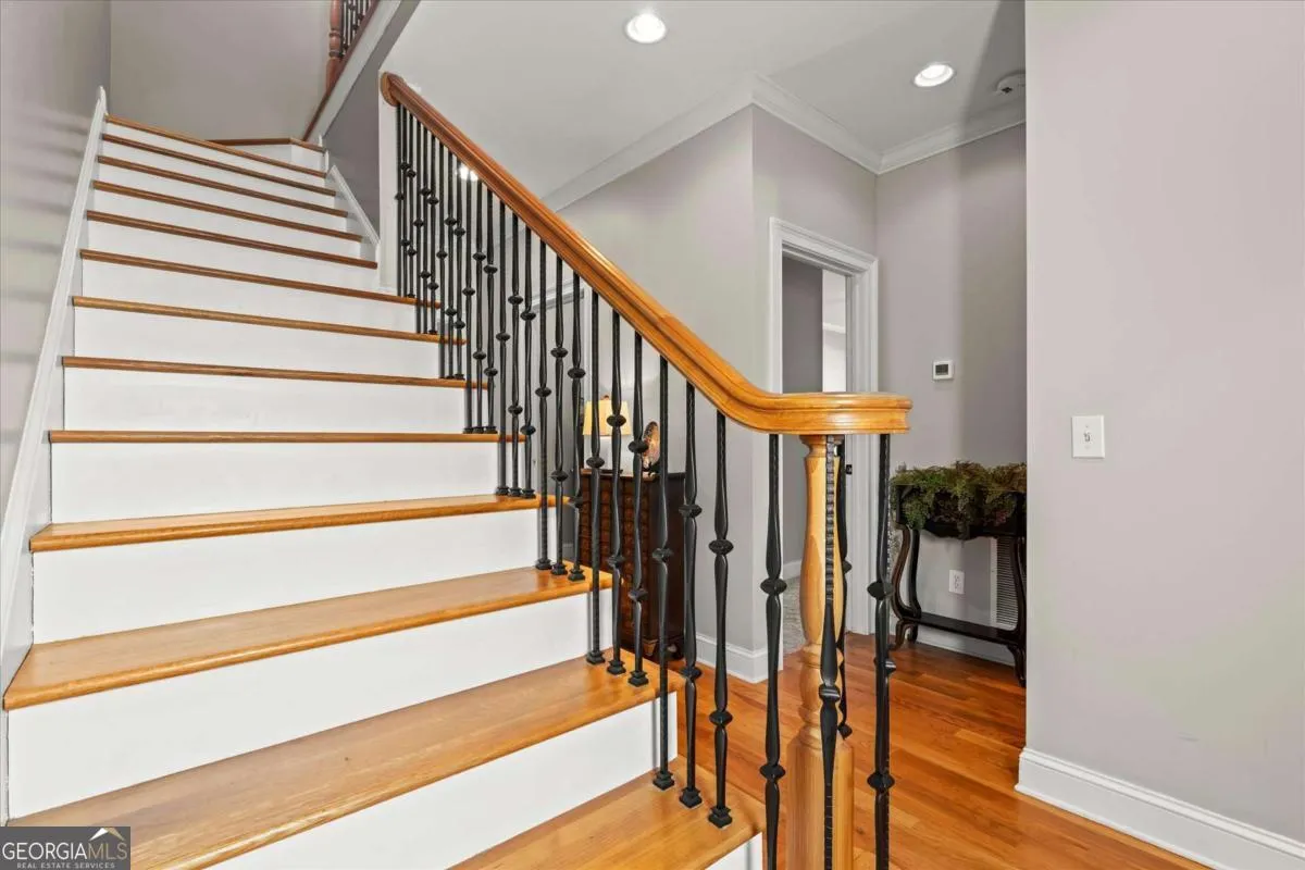 220 Mckenzie Bridge Rd — photo 26 of 69