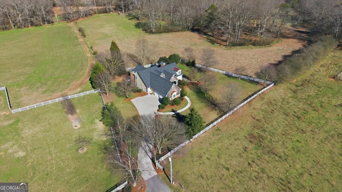 220 Mckenzie Bridge Rd — photo 2 of 69