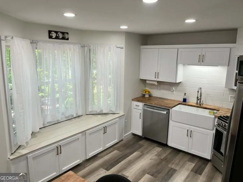 331 Madeline Way — photo 10 of 16
