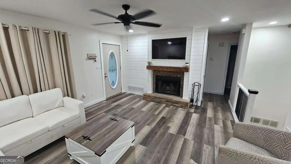 331 Madeline Way — photo 14 of 16