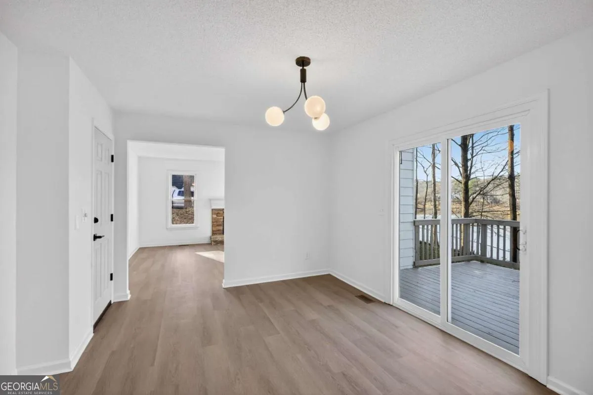511 Lakeside Dr — photo 4 of 60