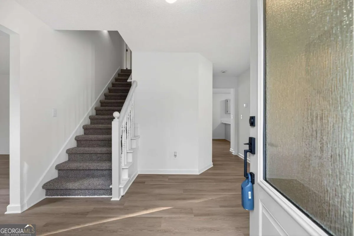 511 Lakeside Dr — photo 13 of 60