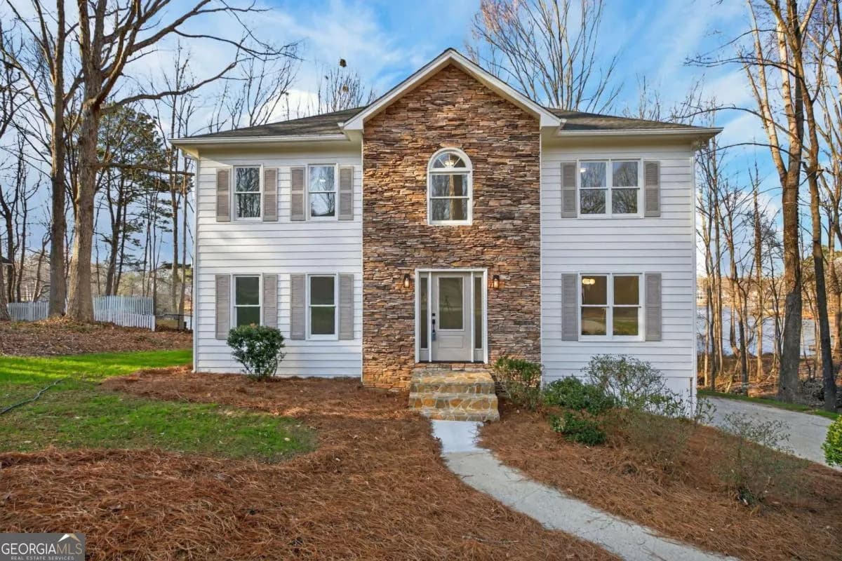 511 Lakeside Dr, Hiram