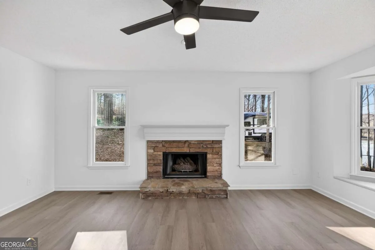 511 Lakeside Dr — photo 14 of 60