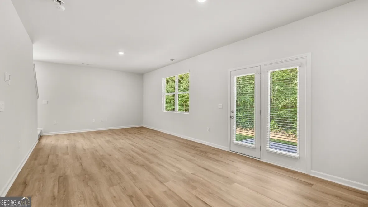 112 Glenrise Dr — photo 4 of 33