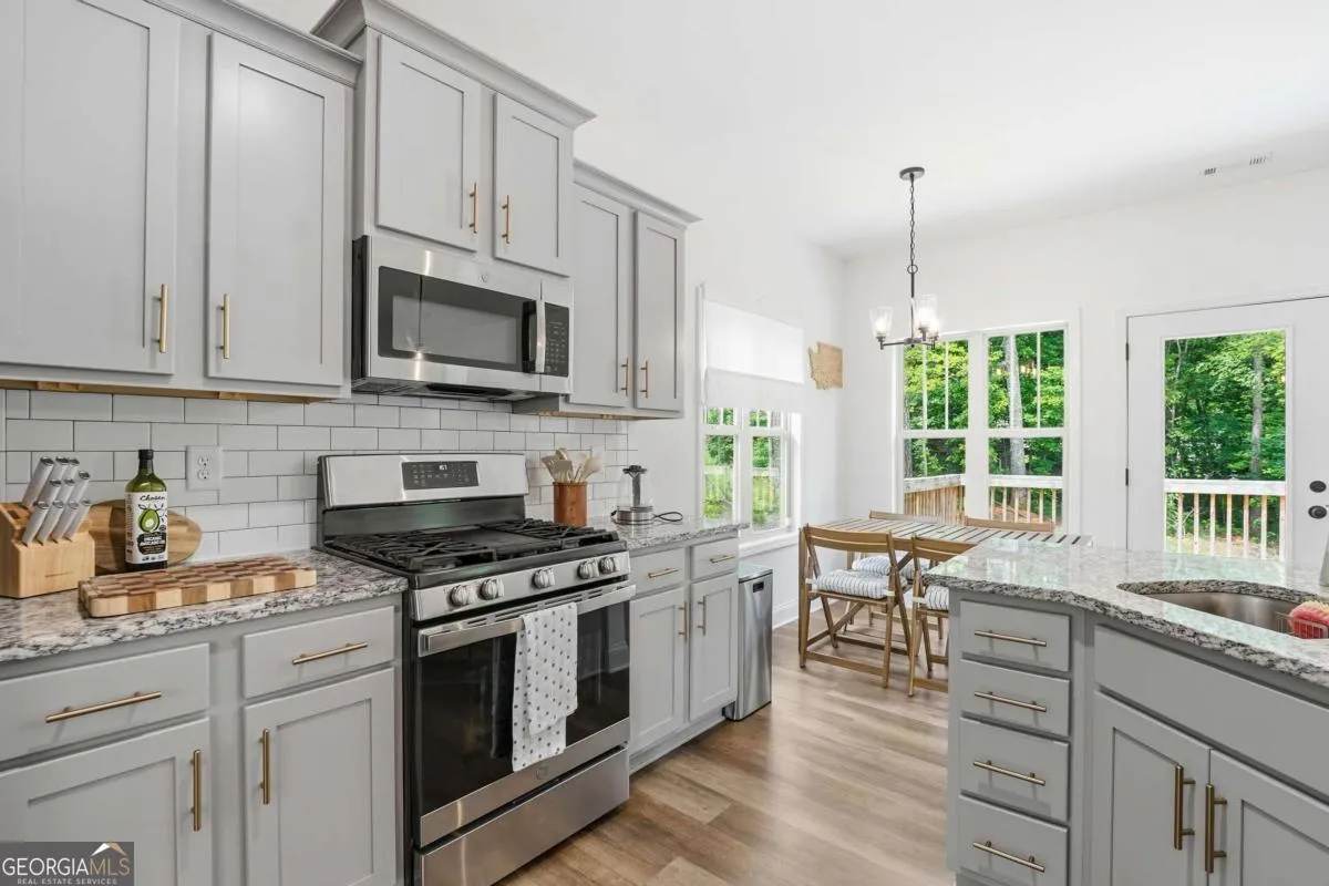 6030 Crowley Dr — photo 4 of 50