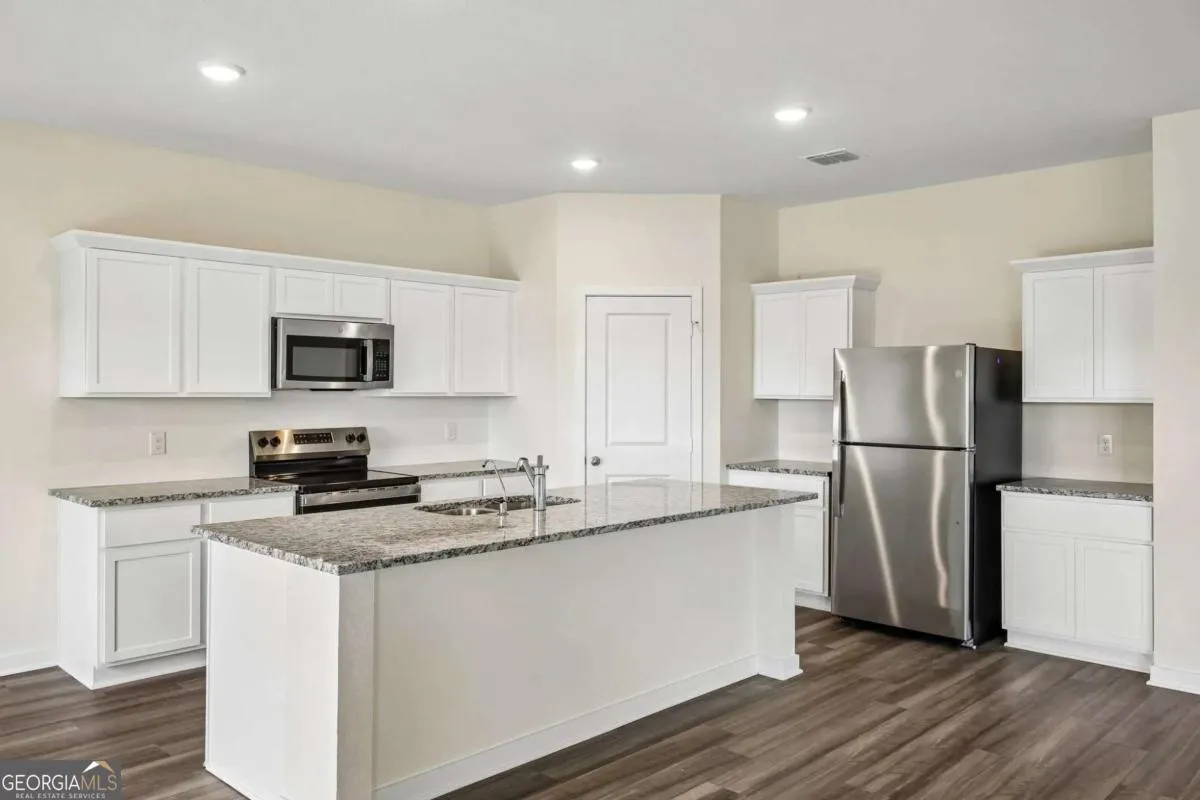 94 Heartland Drive — photo 14 of 20