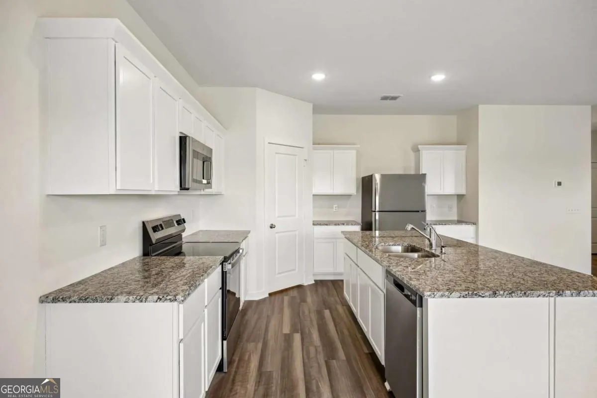 94 Heartland Drive — photo 16 of 20