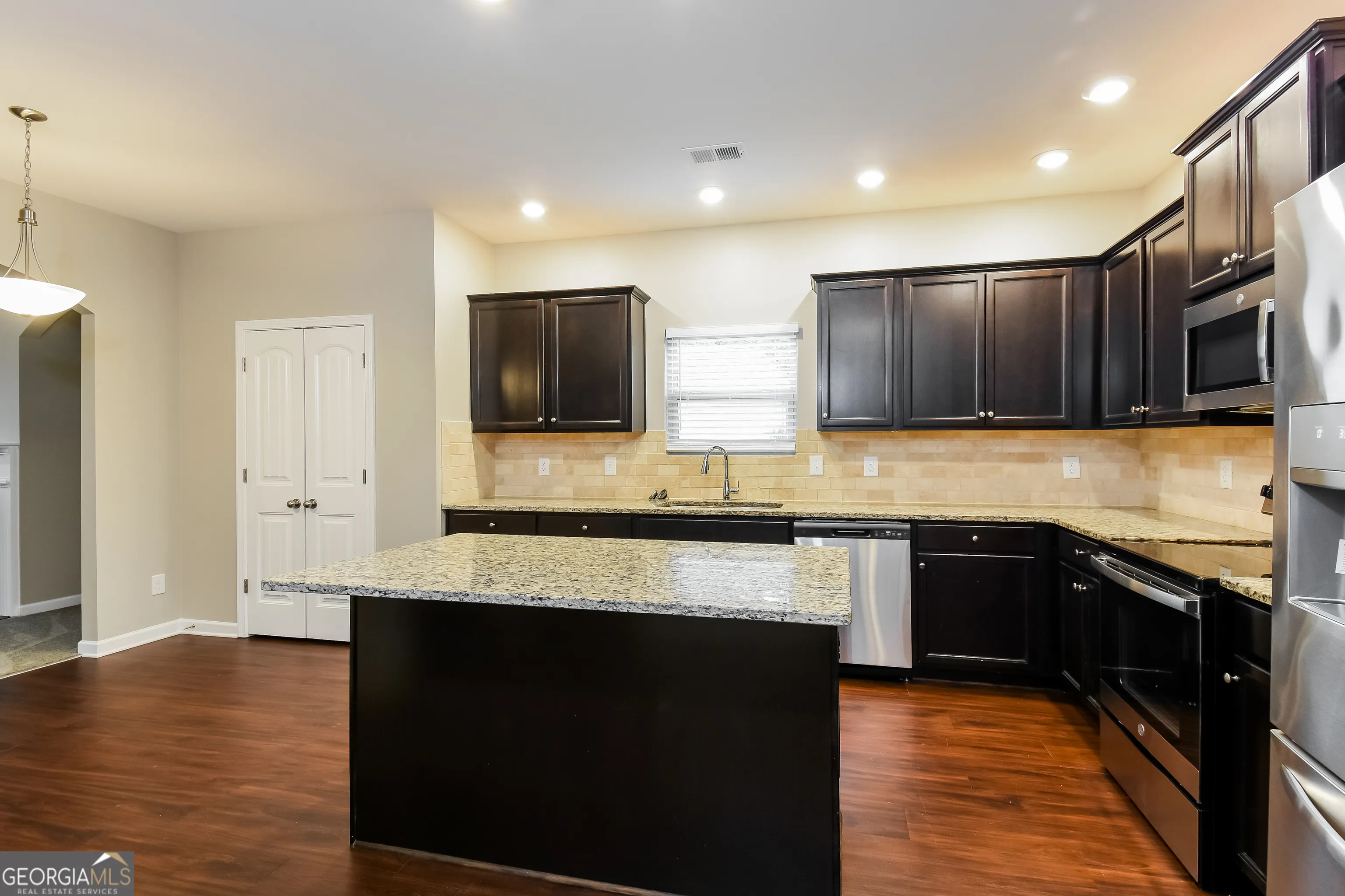 228 Stephens Mill Dr — photo 11 of 15