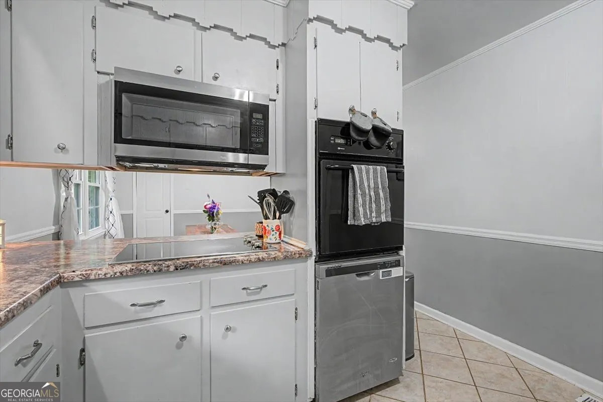 98 James St — photo 9 of 39