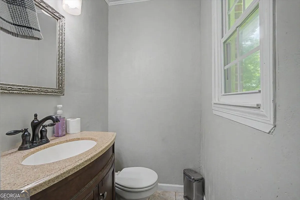 98 James St — photo 15 of 39