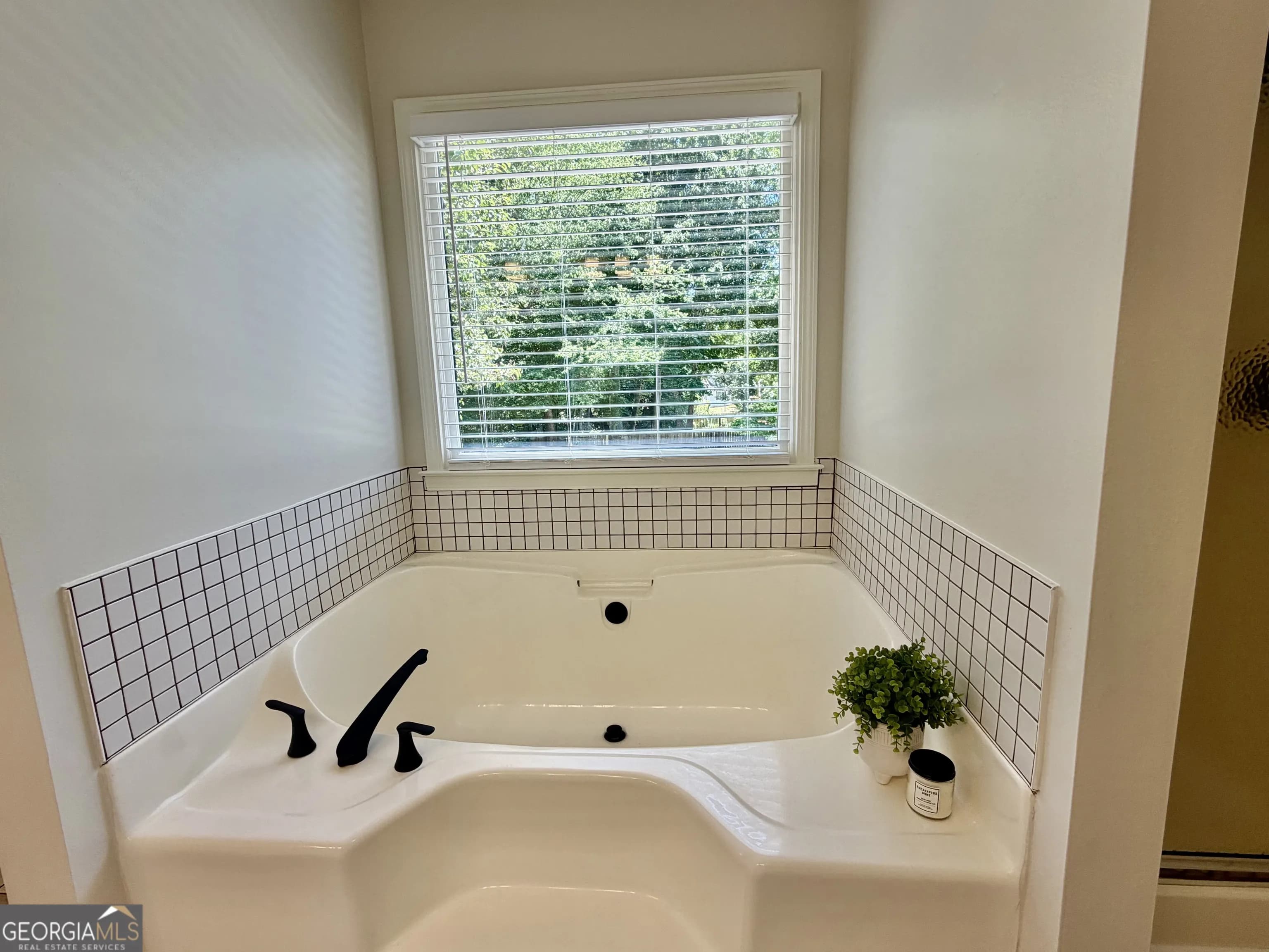 507 Legacy Park Ln — photo 16 of 48