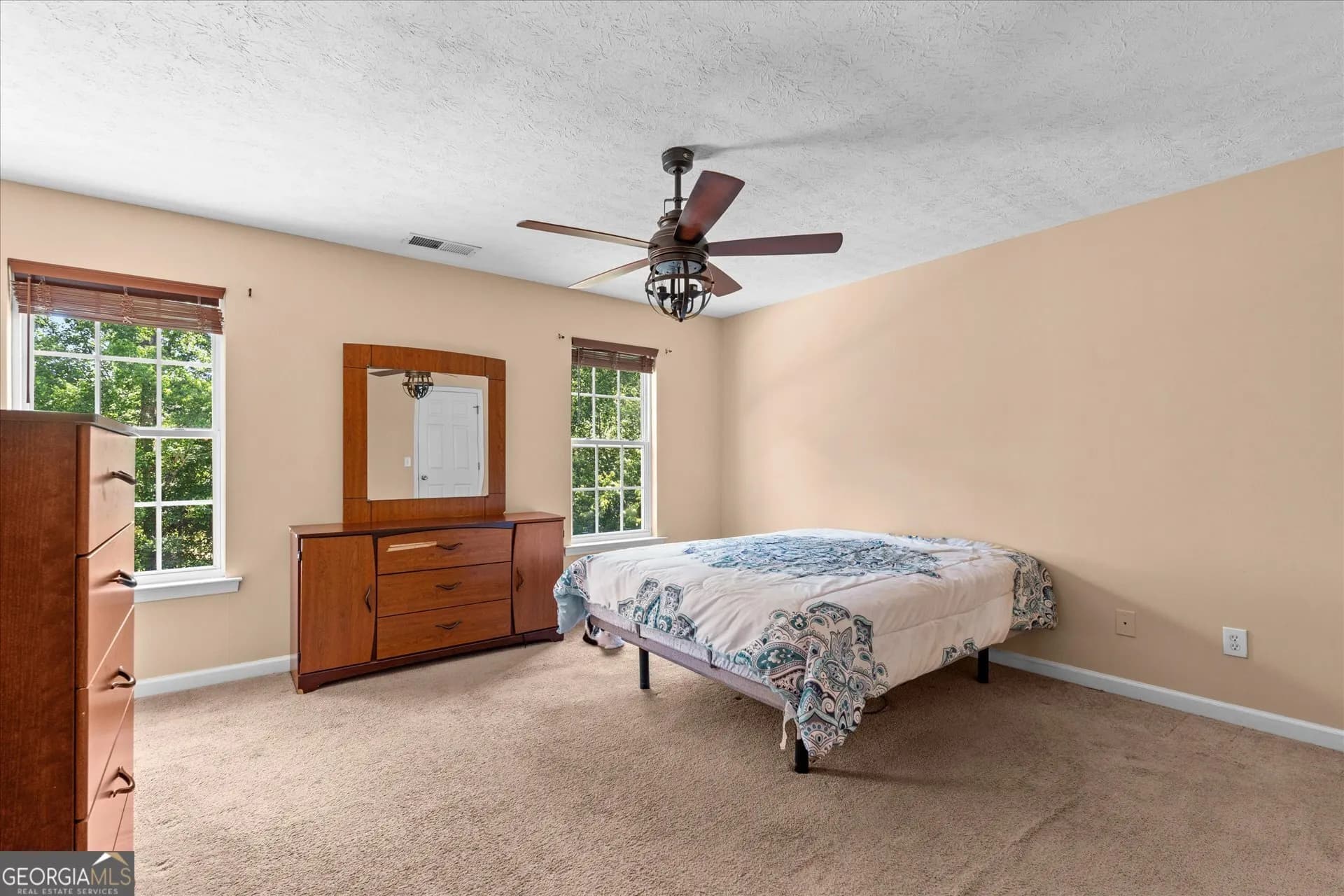 105 Hawk Ln — photo 8 of 39