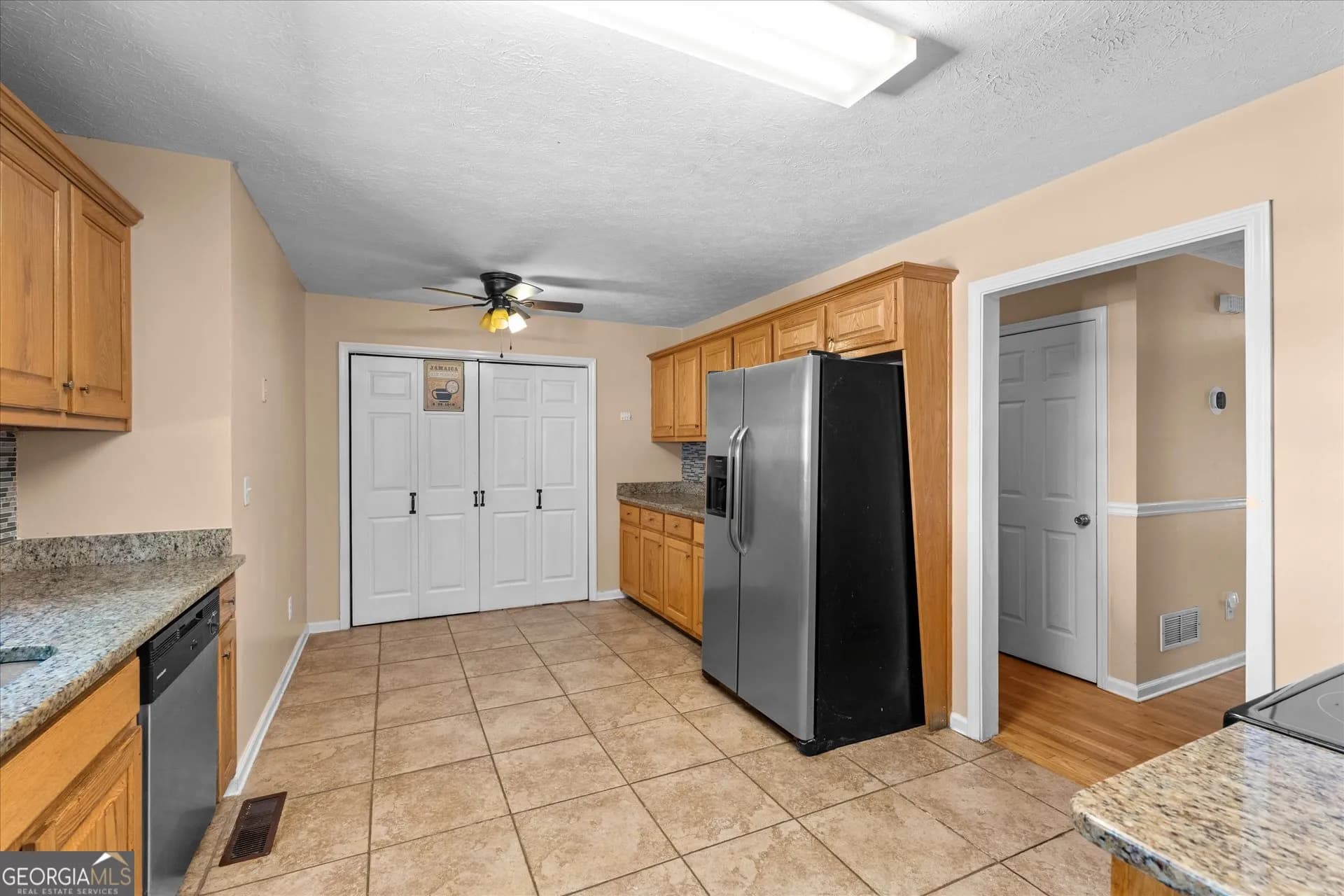 105 Hawk Ln — photo 4 of 39