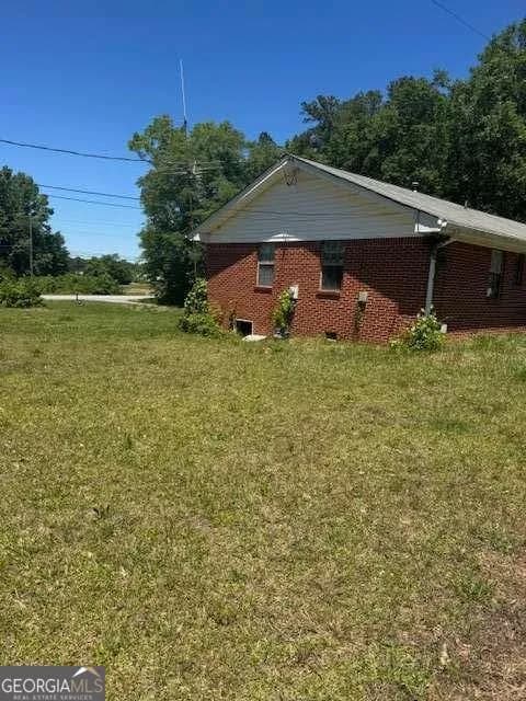 8176 Ridge Rd — photo 13 of 20
