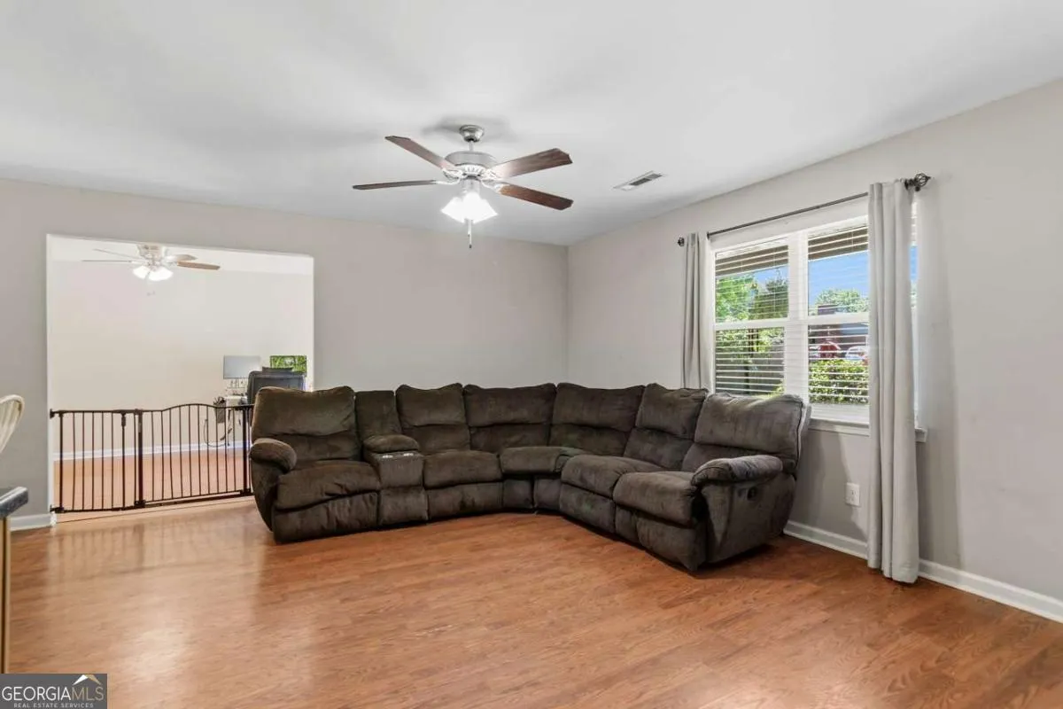 28 Rose Ct — photo 3 of 48