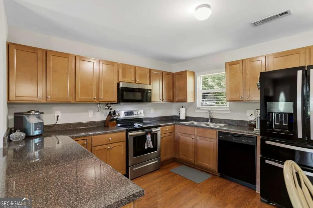 28 Rose Ct — photo 8 of 48